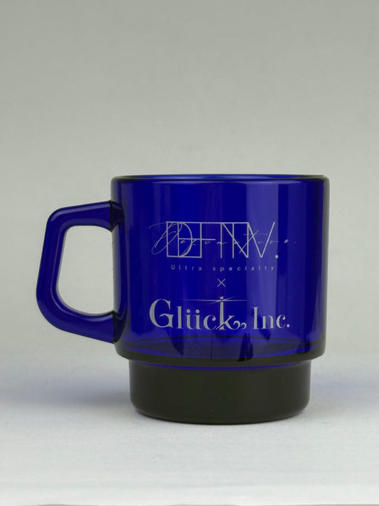 Definitive. × Gluck Inc.コラボバージョン Minos MY CUP 2。本商品には黒ストラップが付属します（写真には写っていません）。